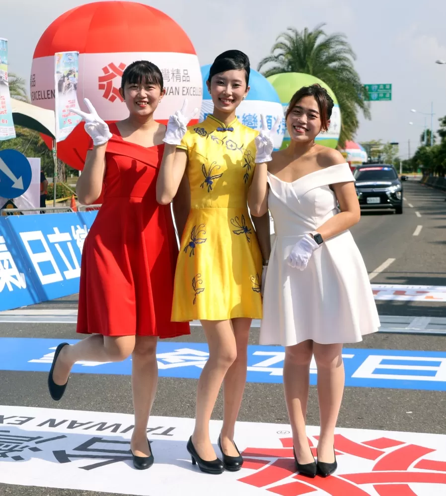 環台賽禮儀小組余珮綺（左起）、周宛真和邵亭嘉。林嘉欣／攝影。