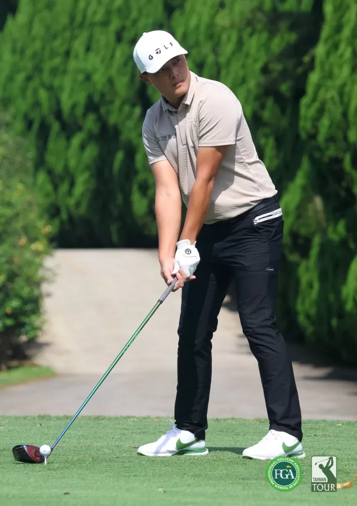 第一回合黃議增71桿(-1)暫並列第三。