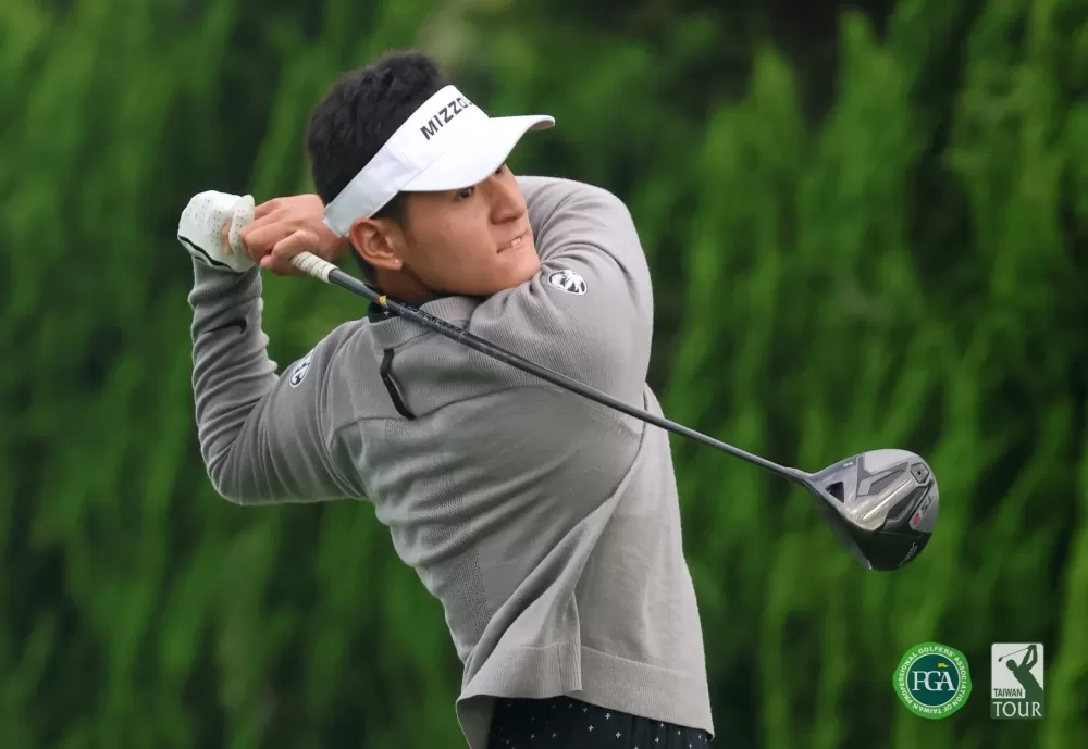第一回合職業新秀蔡雨達70桿(-2)暫並列第一。
