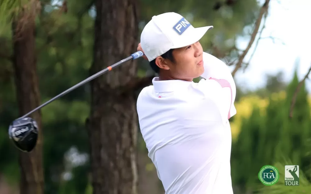 葉佳胤兩回合業餘最佳。