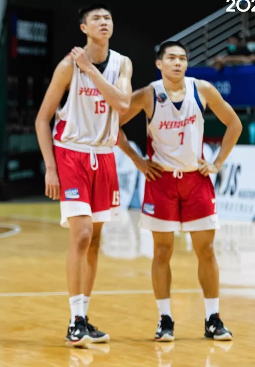 王威翔（右）未進U18中華隊正選12人，回歸光復與隊友力拚HBL二連霸。