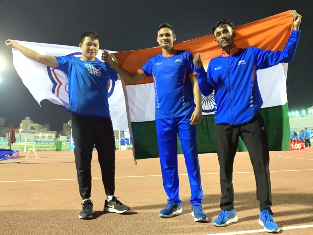 黃潮鴻（左）奪金。呂景義教練提供。