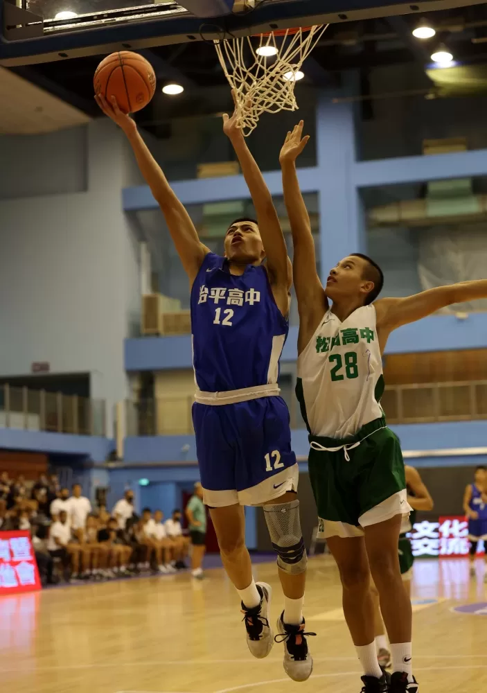 「一哥」楊皓祥（左）領軍的治平被喻為資格賽高男組「魔王」之一。