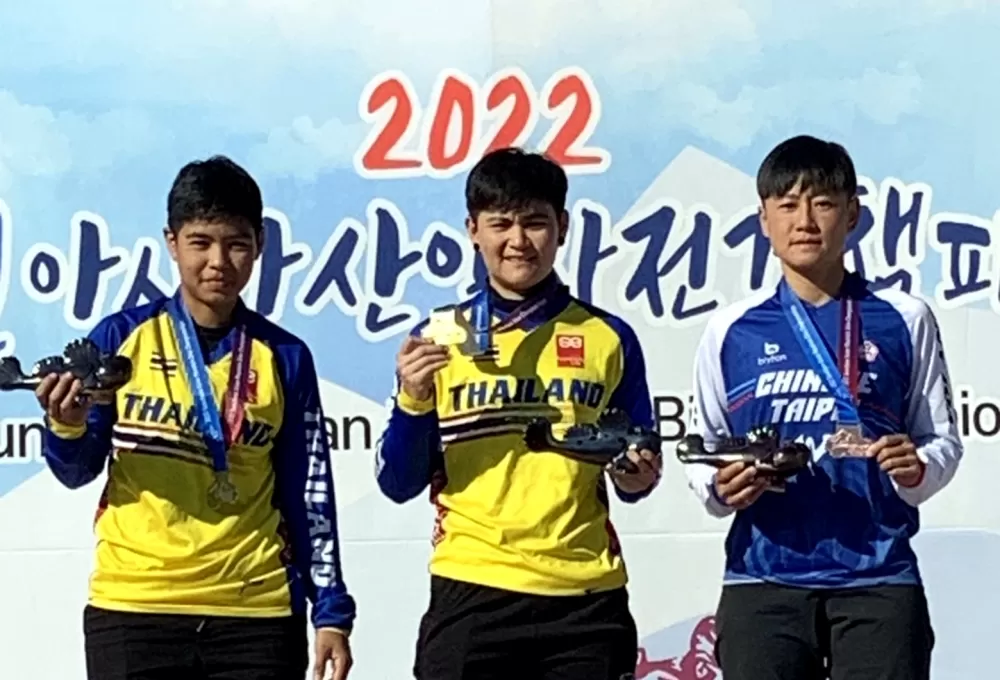 周佩霓（右）得銅。