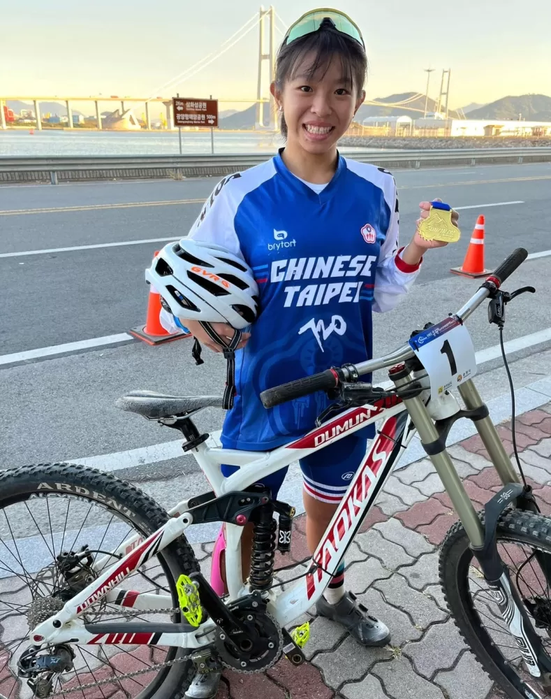 李易珊第一次出國比賽便奪金。徐正義教練提供。下同。