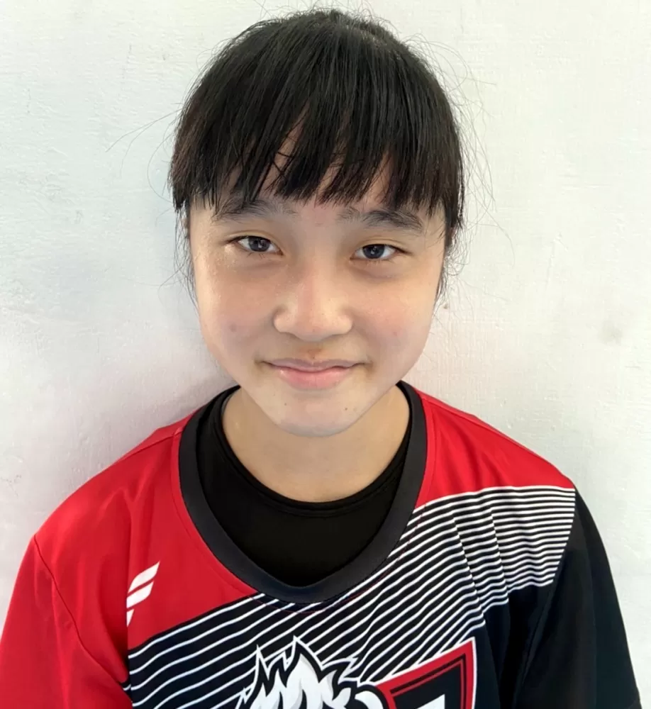 姊妹檔的168公分姊姊馮佳棋。