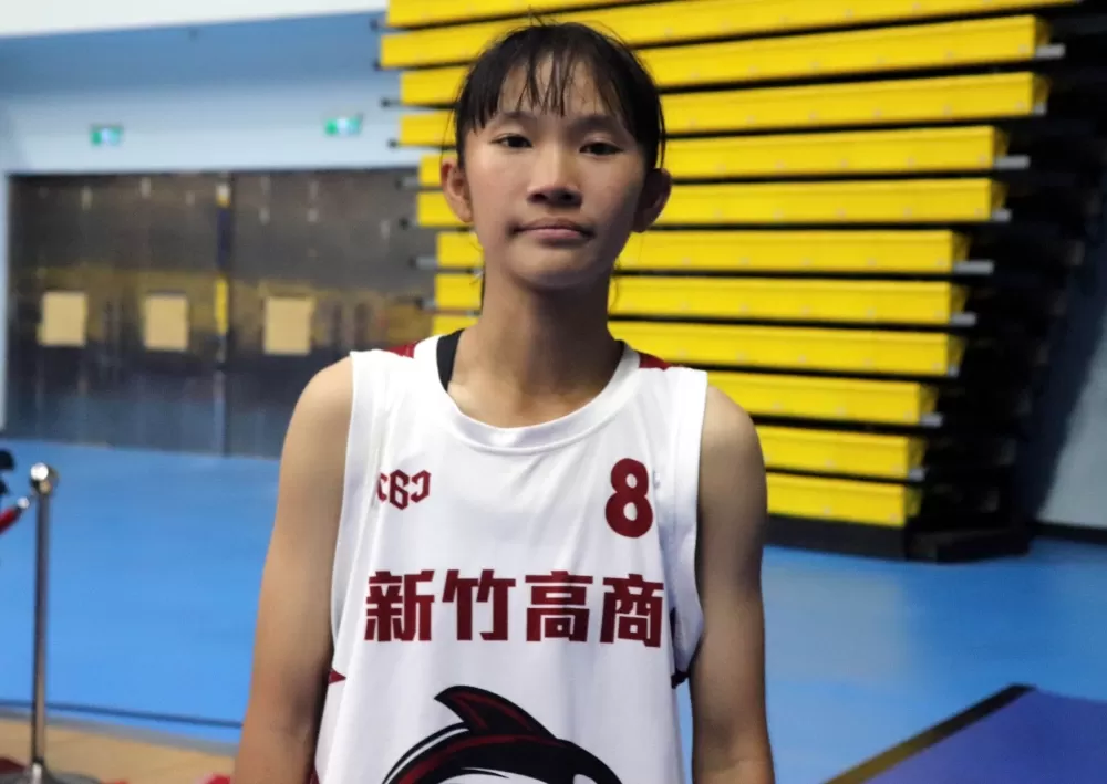 竹商甲級隊史首勝「三朝元老」楊語蓁飆淚。