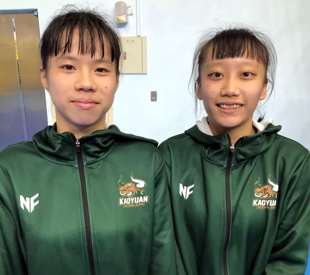 高苑「兩小」姚亭亘 （左）飆6枚、連予淨3發三分彈本季首勝永平。