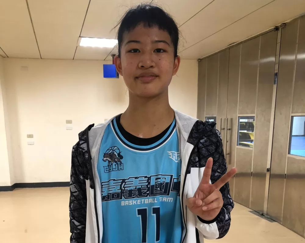嘉義國中174公分「潛力股」羅子喬身手全方位可一號打到五號。