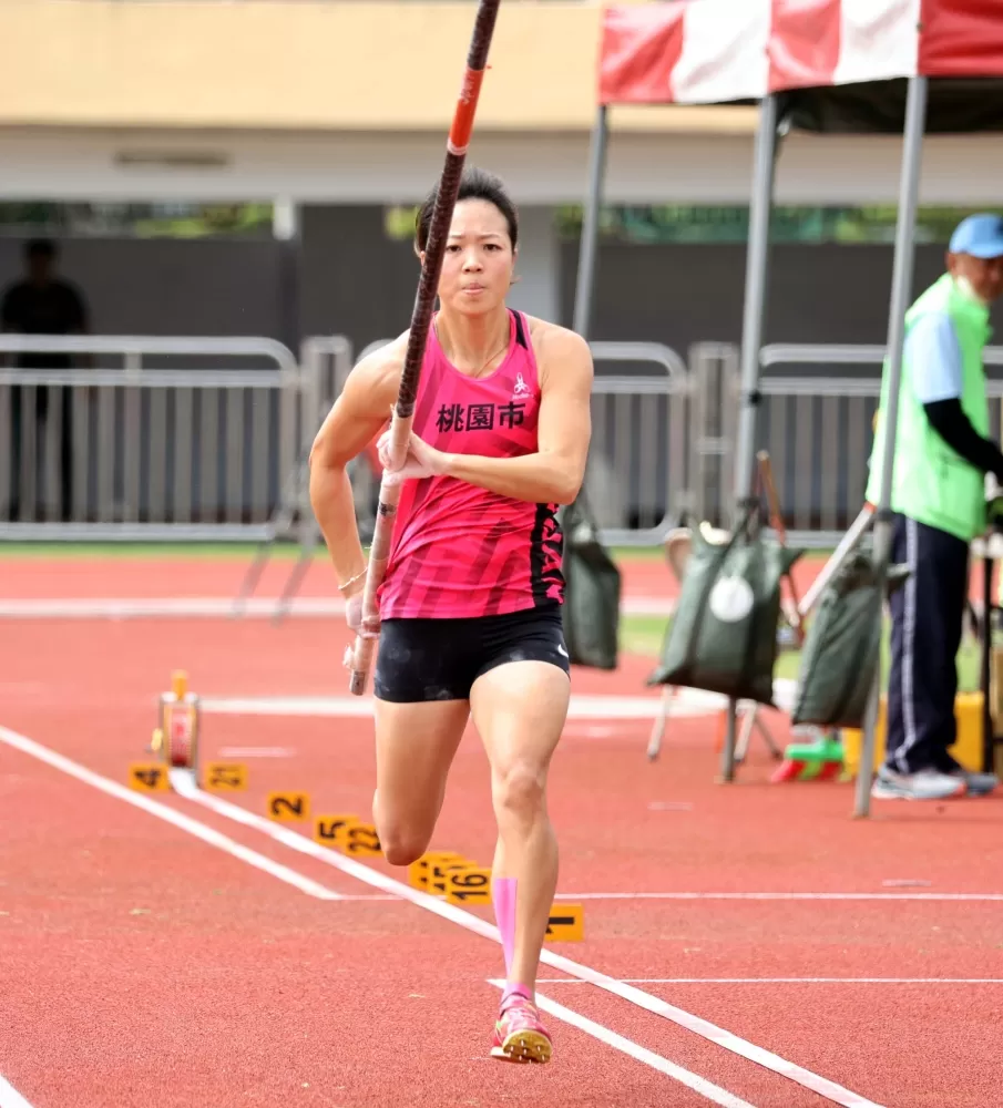 沈怡如在公開女撐竿跳紀錄全制霸。林嘉欣／攝影。