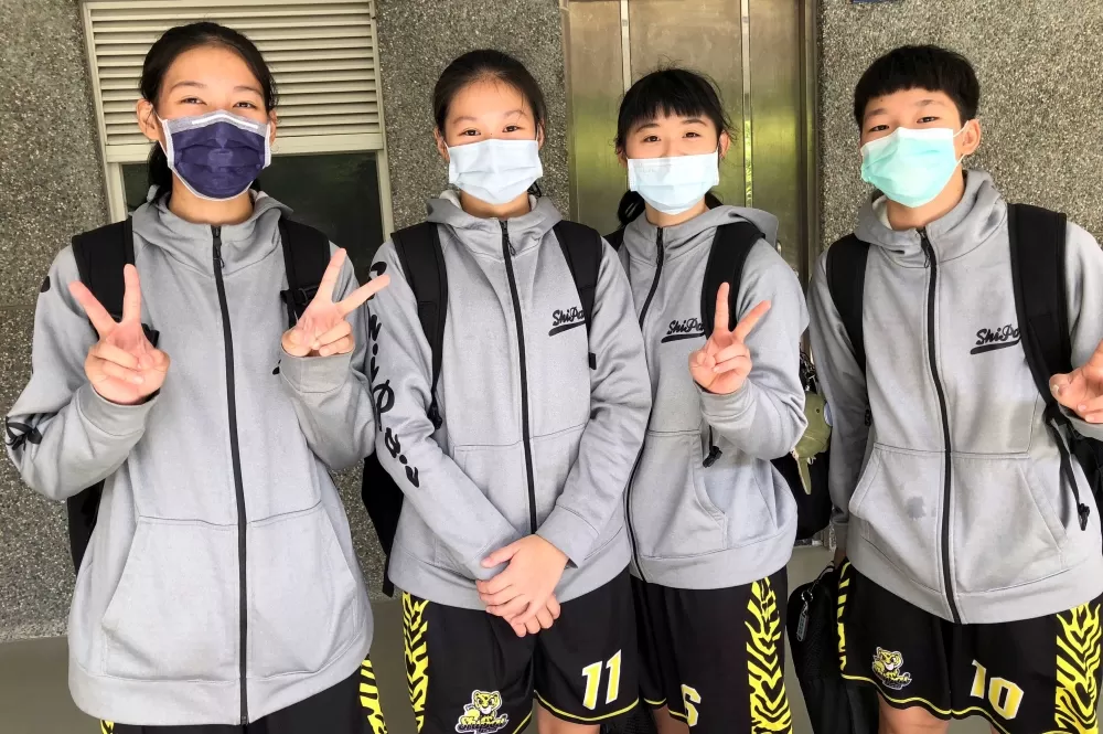 石牌禁區4將合飆59分，含施懿真（左起）、汪真依、洪瑀伶、林忻慧。