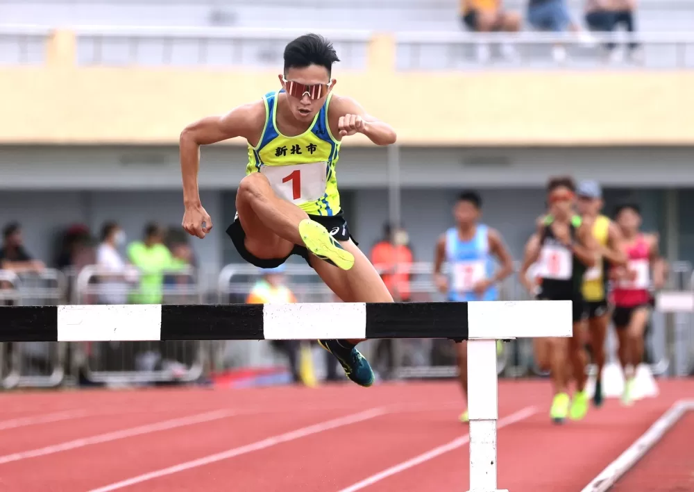 破懸20年3000障紀錄的曾廷瑋要制霸六大賽。林嘉欣／攝影。