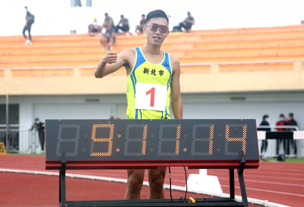 破懸20年3000障紀錄的曾廷瑋要制霸六大賽。林嘉欣／攝影。