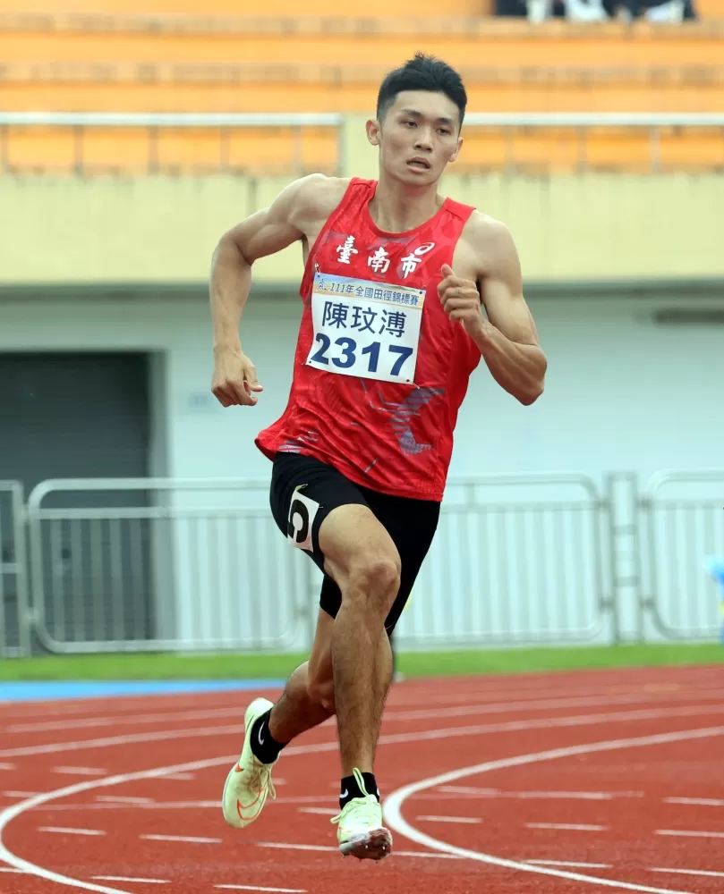 陳玟溥在男子200公尺決賽破大會。林嘉欣/攝影。