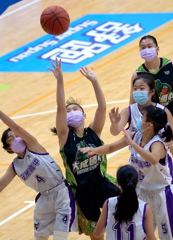 大成陳豫殺入重圍出手。