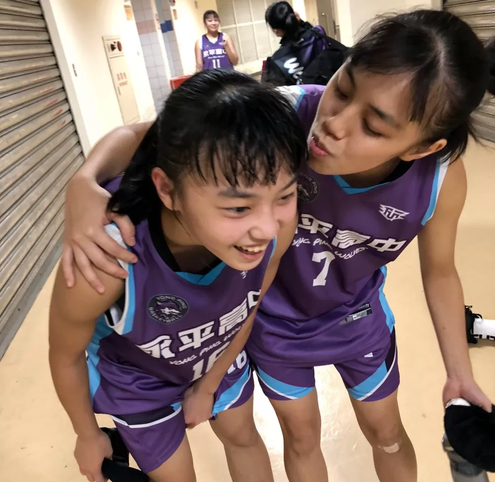 湯沛晨好表現，學姊黃以恬愛的鼓勵。