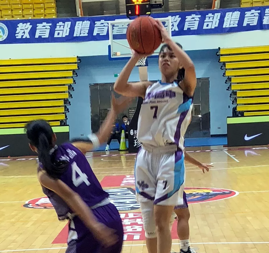 永平黃以恬切入跳投。