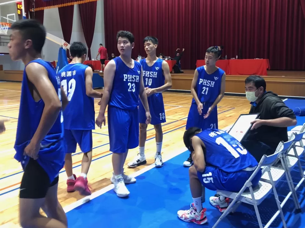 「孤獨教主」光啟練林柏超手上的兵只有「六壯士」。