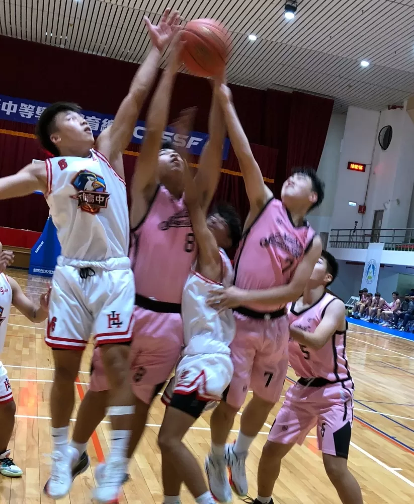 馬祖高中、台南六信空中攻防激烈。