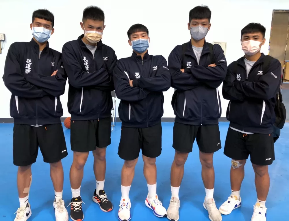 花體菜鳥「五小」鄭維佑(左起)、連捷、蘇祥睿、陳宥新、林允翔前景看俏。