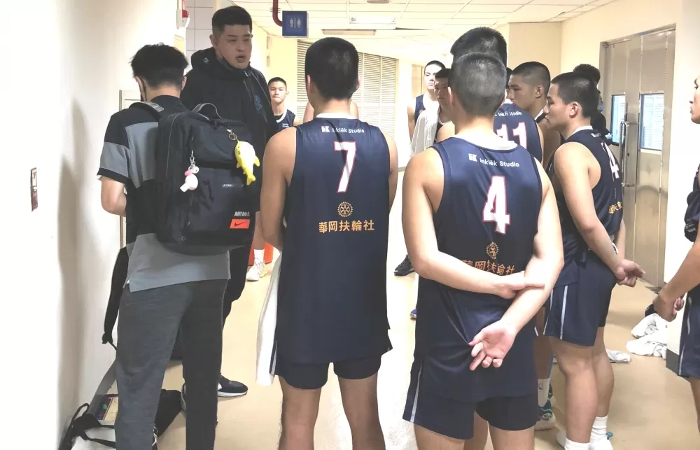 強恕教練吳俊雄賽後精神講話。