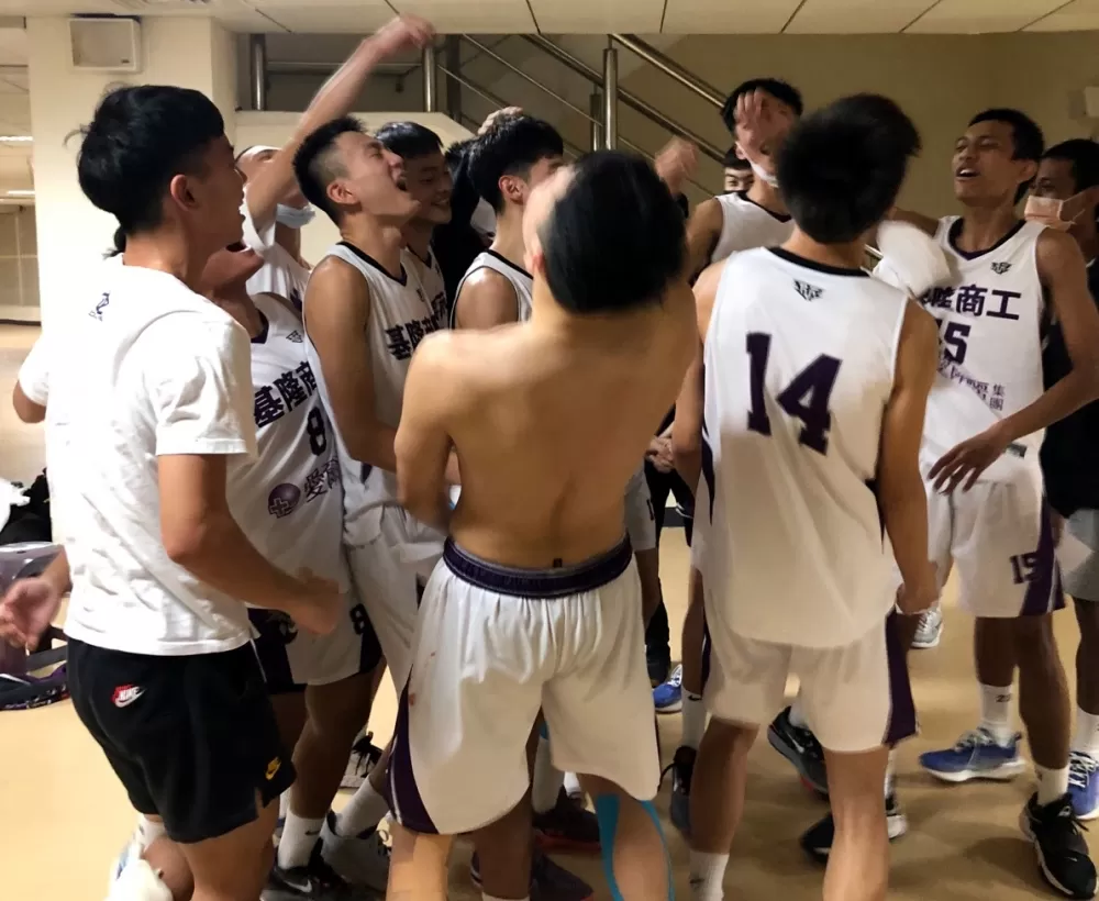 基商數度落後22分大逆襲晉級high翻。