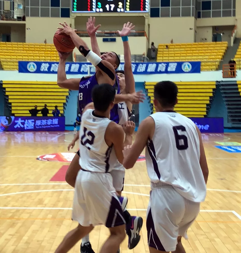 基商、東山外圍二包一。