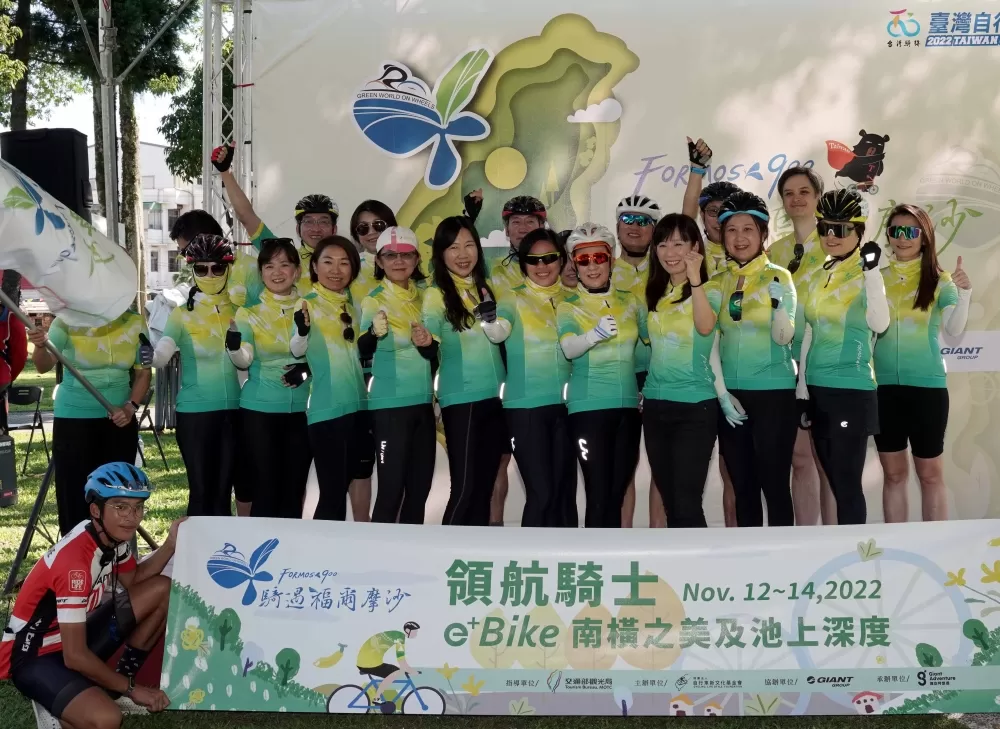 騎士領航團出發。自行車新文化基金會/提供。