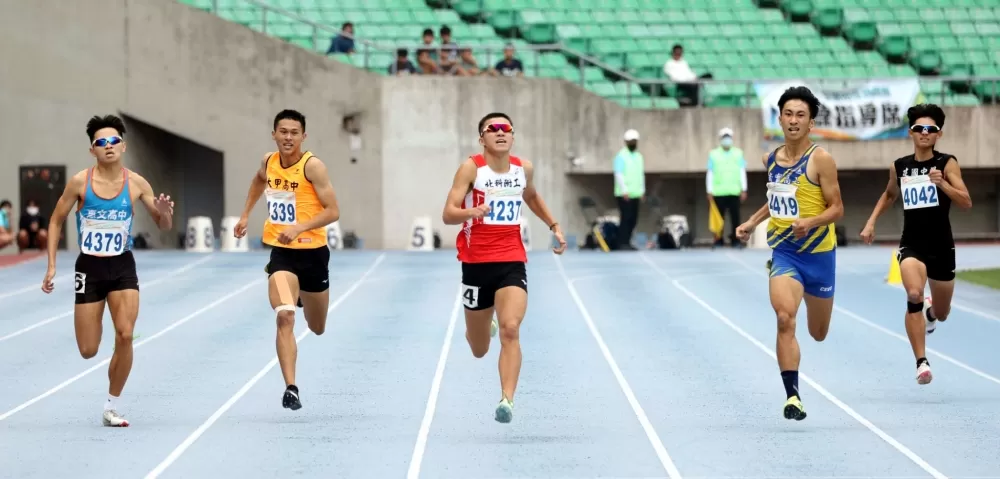 高男400公尺決賽，國立北科附工曹廣鈞奪金。林嘉欣／攝影。