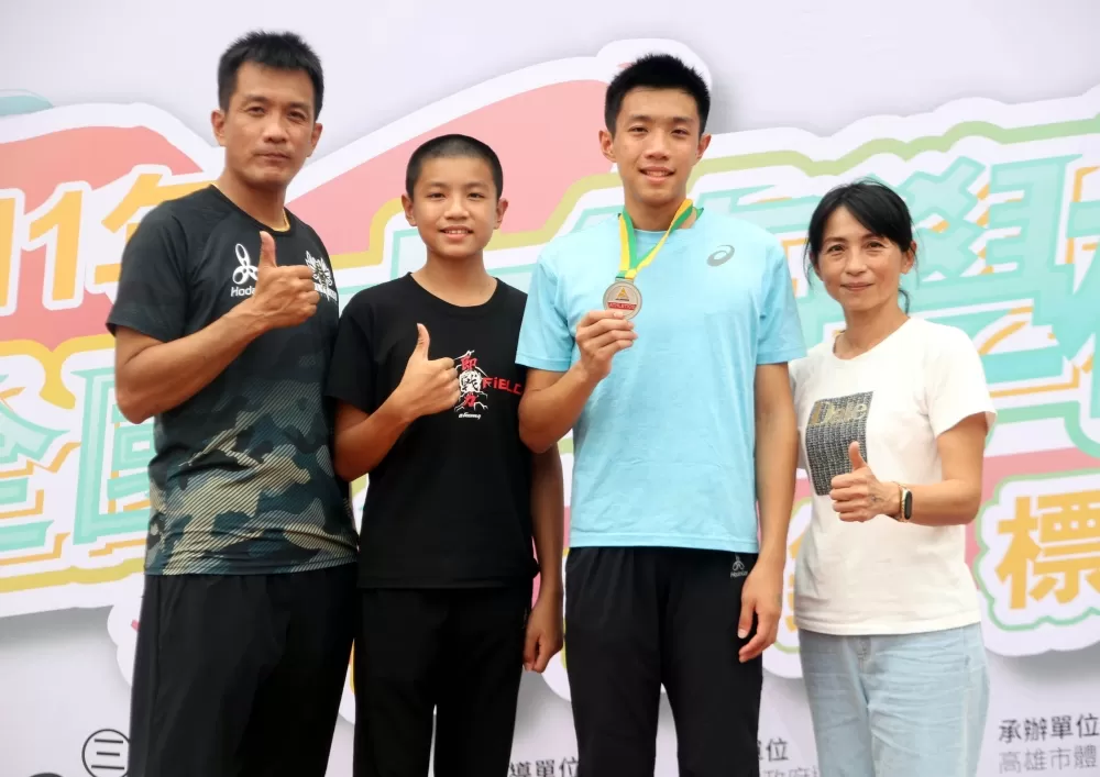 林翊凱和家人。林嘉欣／攝影。