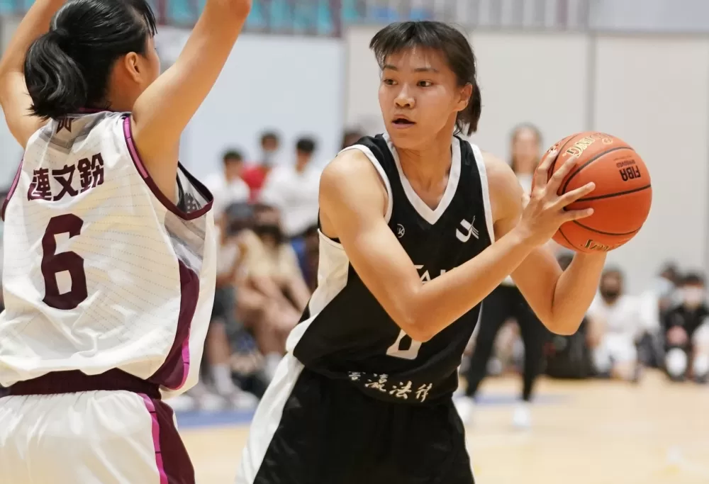 北市大學廖瑋晴19分9籃板。