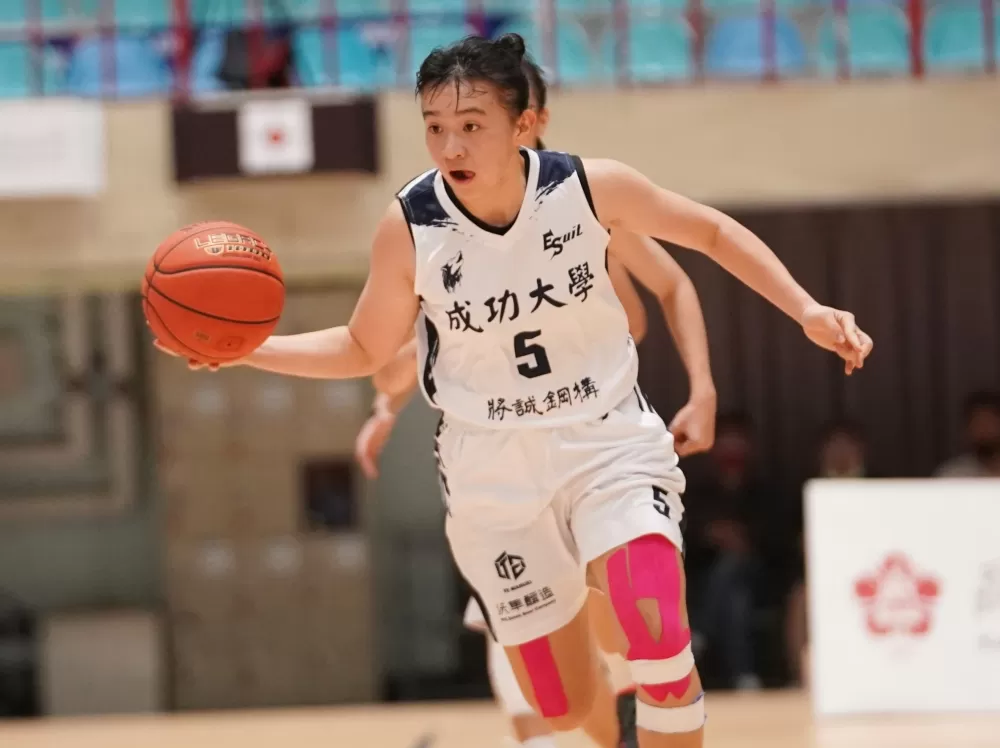 成功大學黃旻瑀11分。