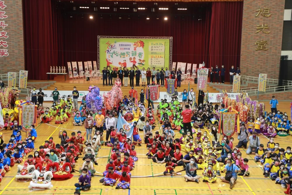 每年全國各級學校民俗體育競賽的開幕典禮場面總是非常盛大,今年也不例外(大會提供)。