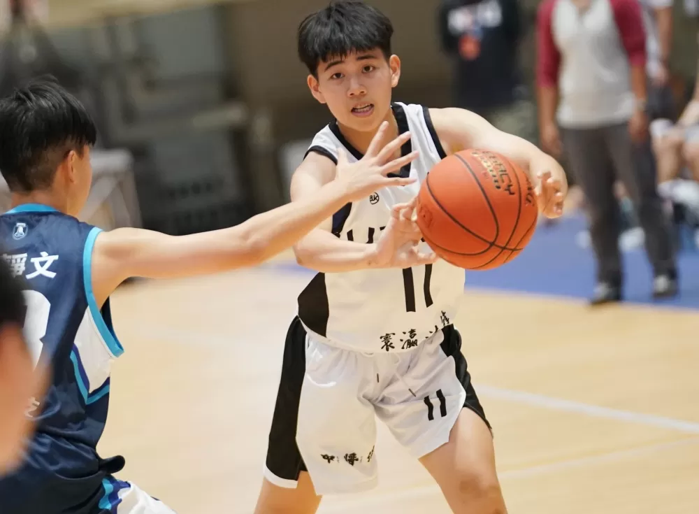 北市大學侯子映24分。