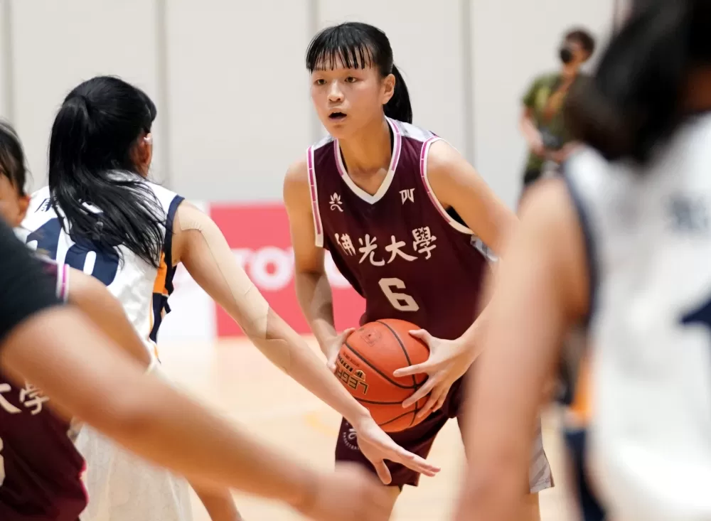 佛光大學連文鈴12分6籃板5助攻。