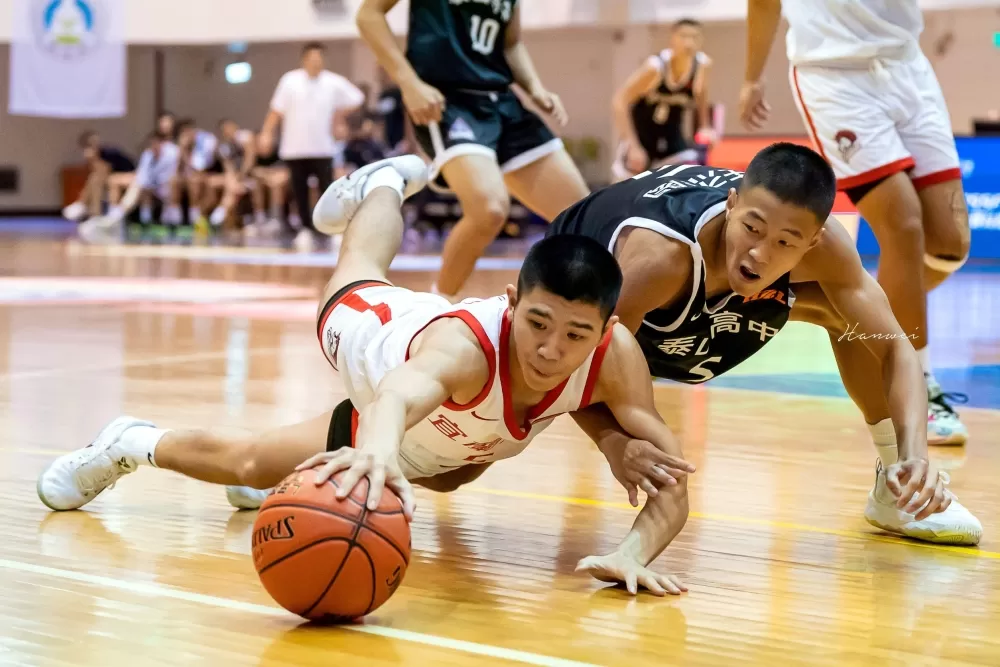 泰山和宜中戰況激烈。侯漢威／攝影。