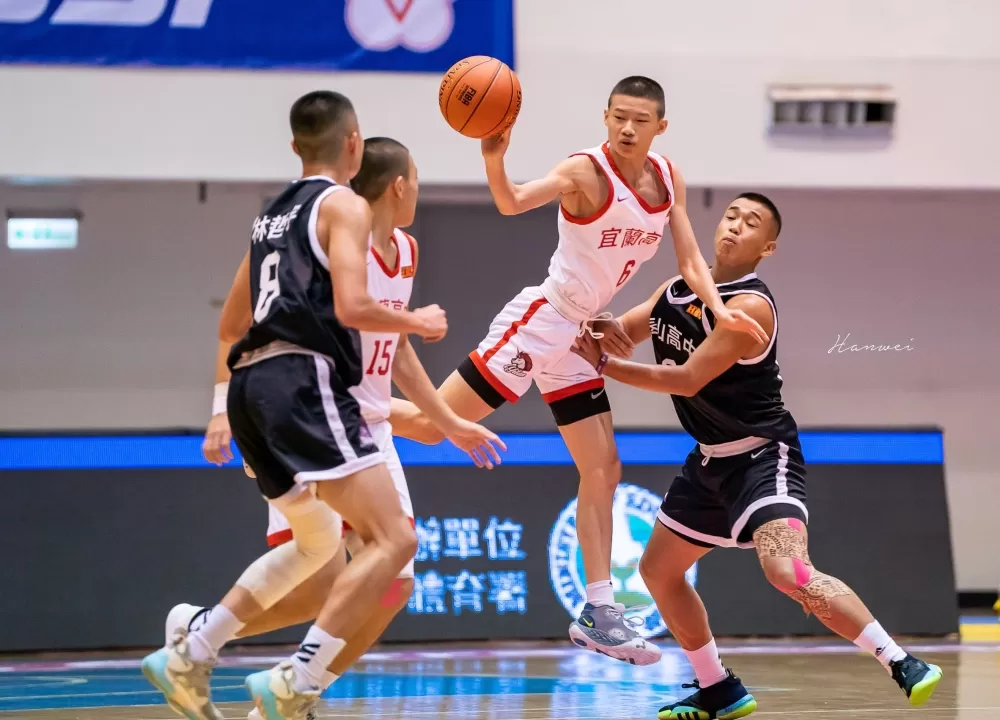 泰山和宜中戰況激烈。侯漢威／攝影。