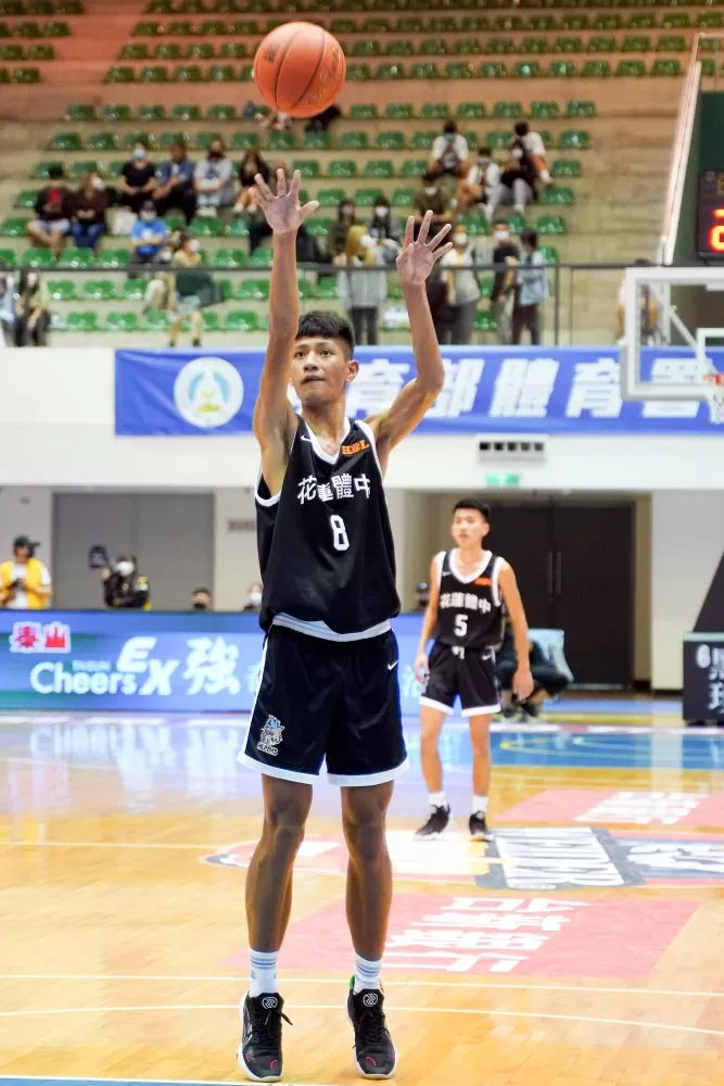 花體射手杜家嶽對泰山得22分。大會提供。