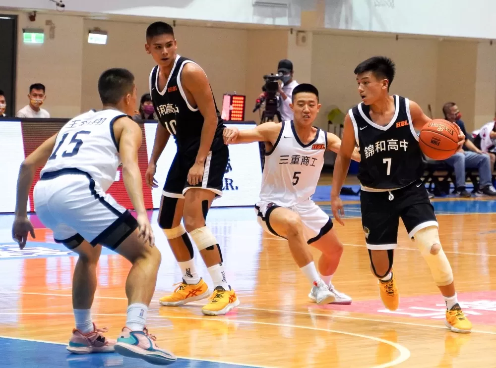 錦和夏友杰三分球6投中3拿21分、9籃板及助攻、抄截各4。