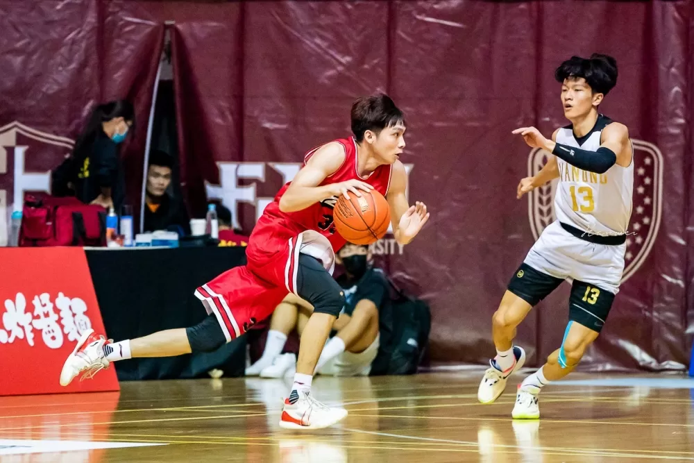 萬能科大高偉綸以百分百命中率攻下13分。侯漢威／攝影。
