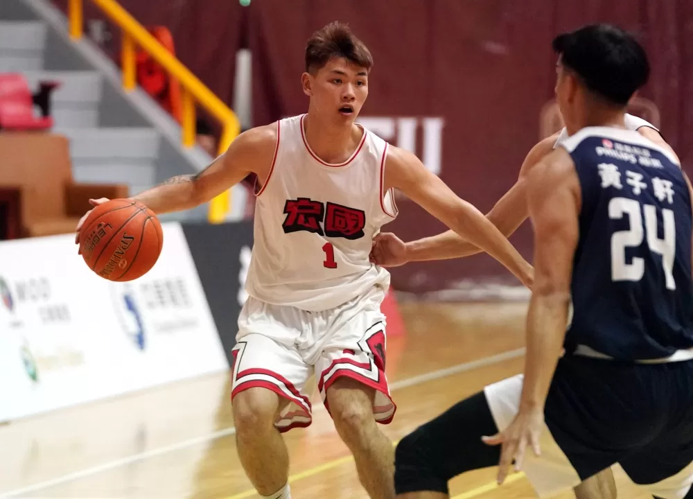 德霖科大廖俊溢21分8籃板。