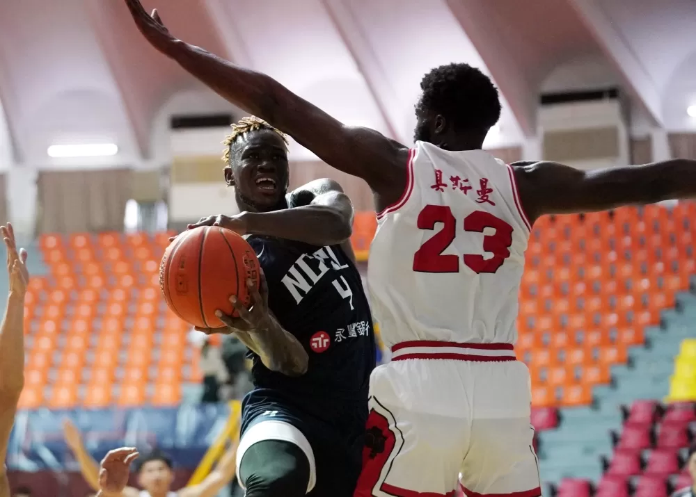 政治大學莫巴耶17分8籃板。