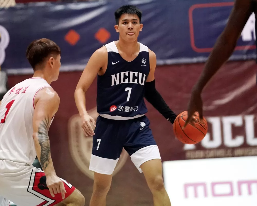 政治大學游艾喆單場12助攻，另展8分8籃板5抄截全面身手。