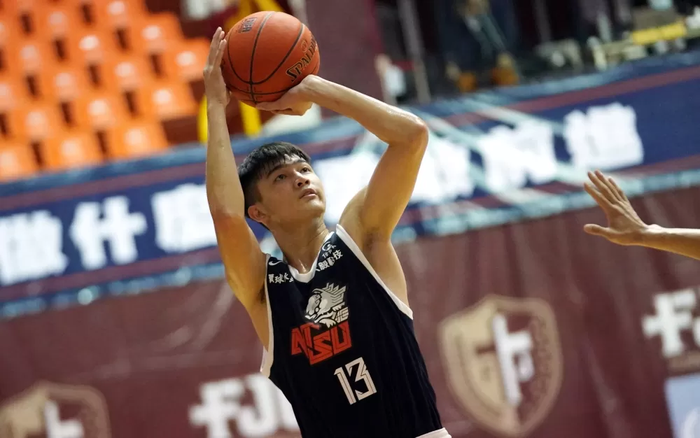 國立體大黃偉程13分。