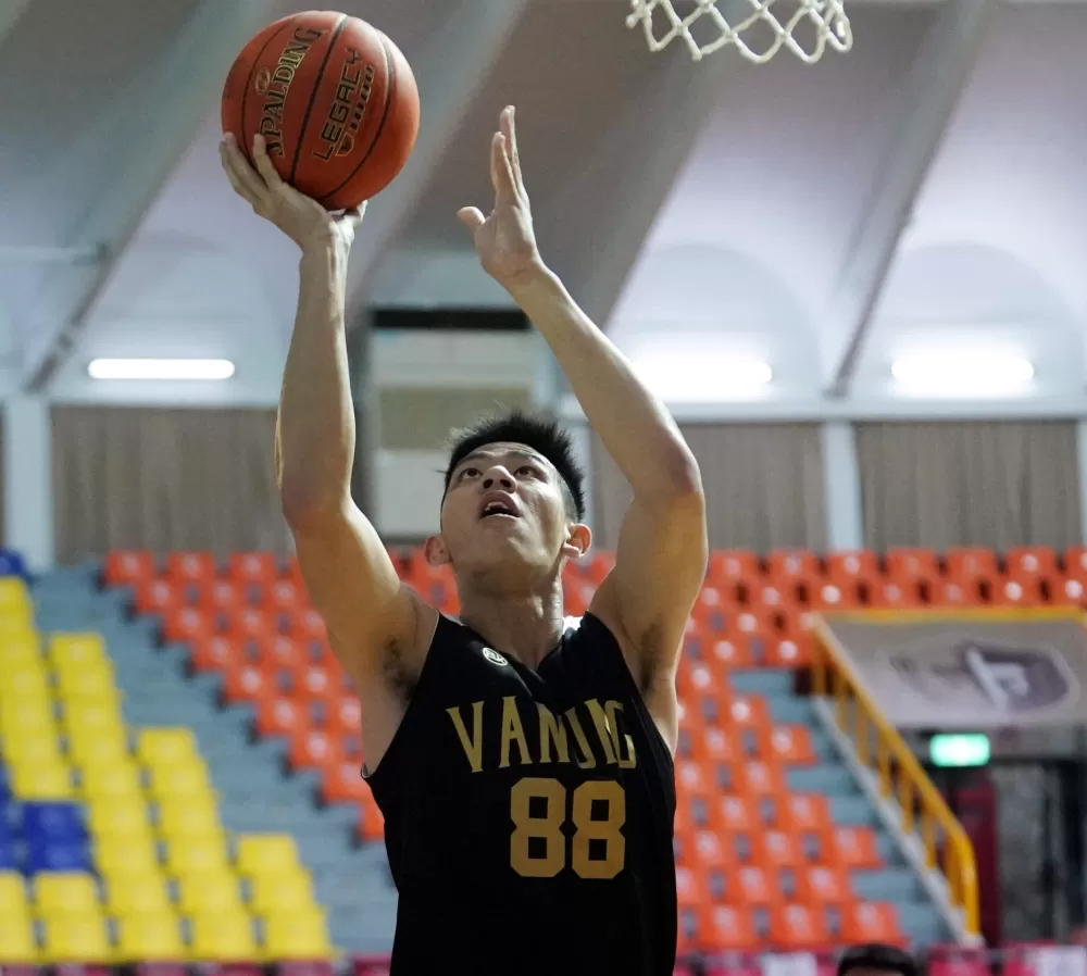 萬能科大葉子偉13分9籃板。