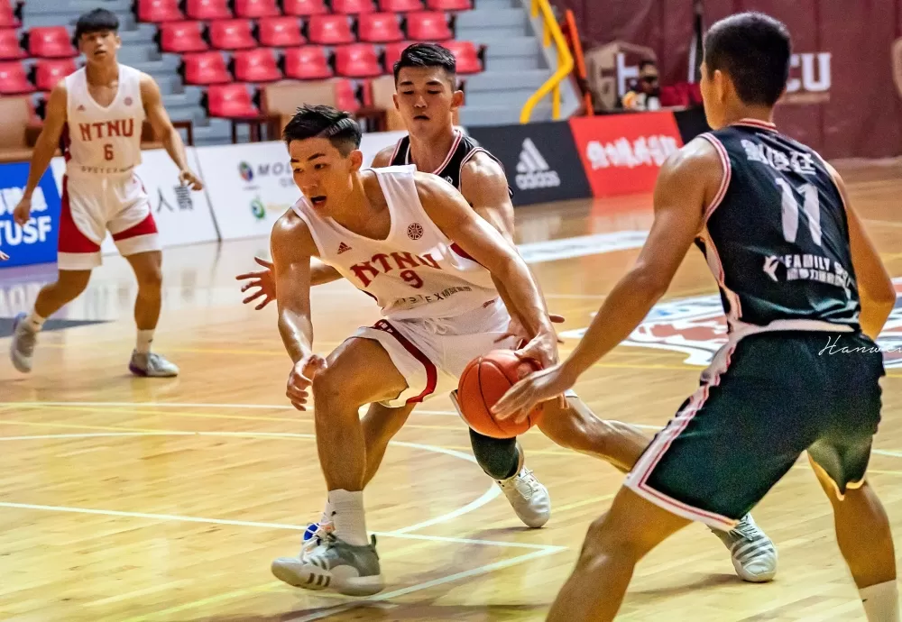 臺師5連勝中興。侯漢威／攝影。