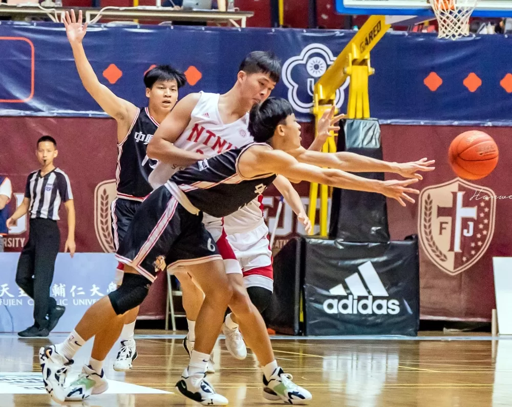 臺師5連勝中興。侯漢威／攝影。