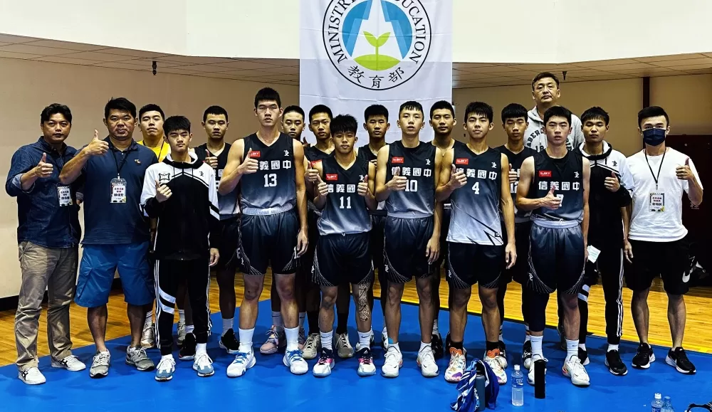 信義洪希衡（13）末役贏大倫拿20分帶班3連勝分組第一晉12強複賽。