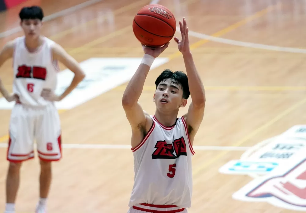 德霖科大許瀚承10分。