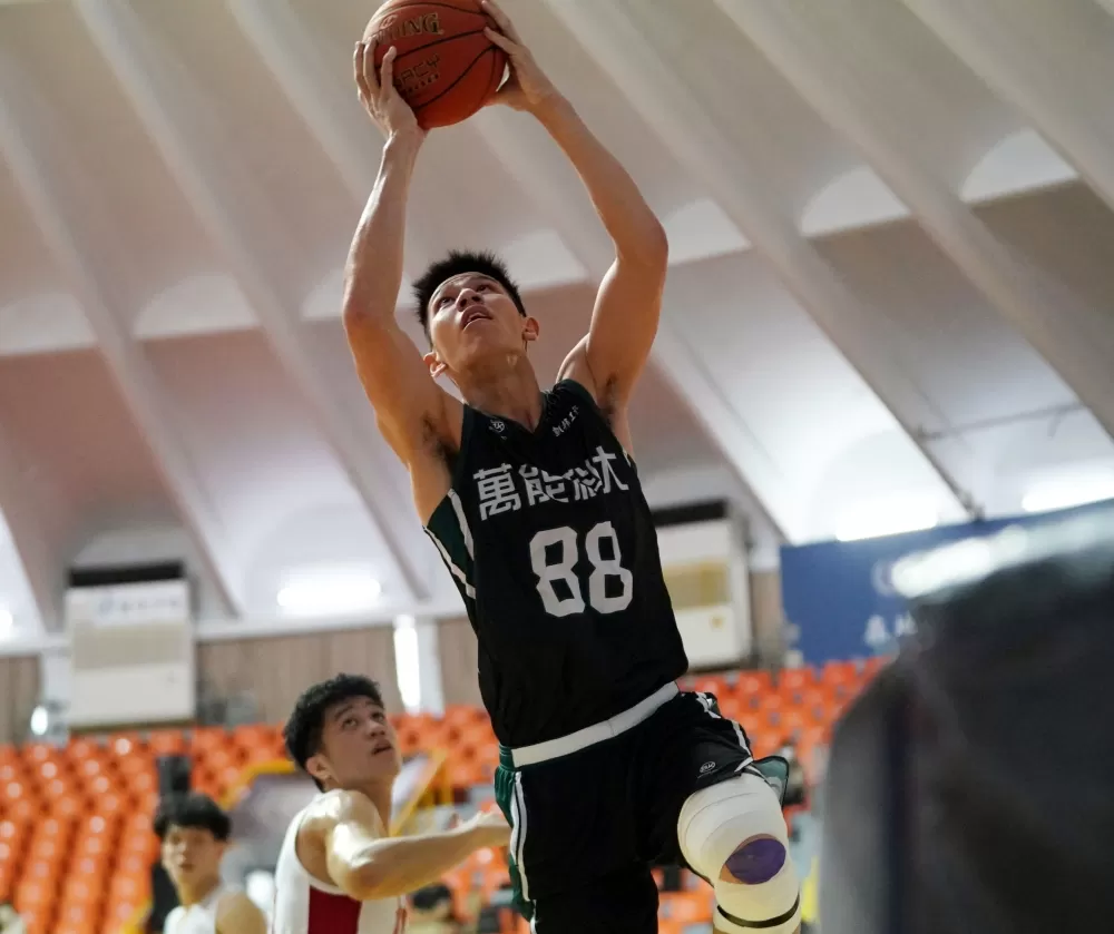 萬能科大葉子偉13分。